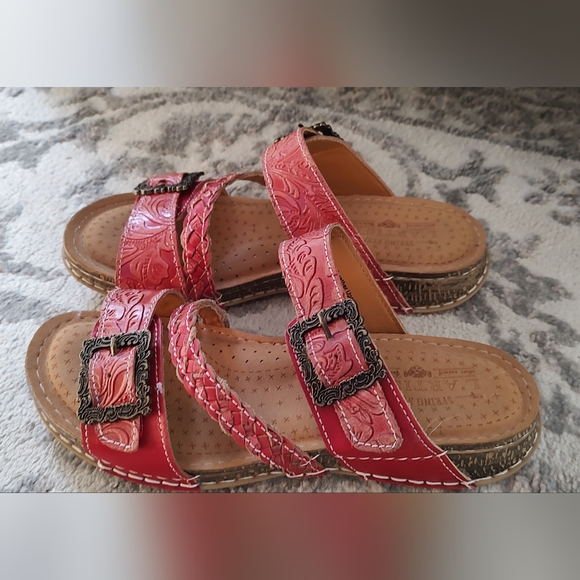 Spring Step sandals - Picture 2 of 3